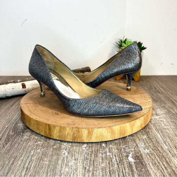 *Badgley Mischka | Silver Metallic Fabric Pumps with Jeweled Heels Size 9.5 - Picture 3 of 16